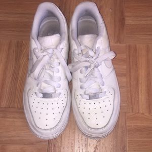 White Nike Air Force low top